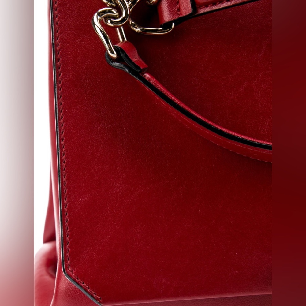 Very rare Miu Miu $2500 Authentic Red Leather Chain Handle Shoulder Bag. - Picture 6 of 17